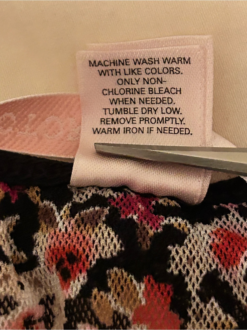 Y2K Victoria’s Secret Pink Label Floral Two-Piece Lounge Set in Black and Pink - Picture 14 of 15